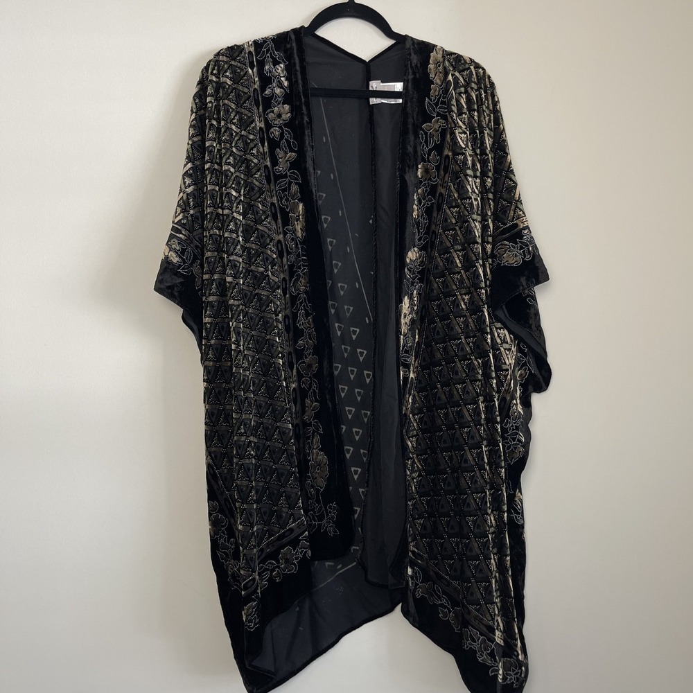 Chico's Black & Gold Velour GEO Floral Ruana Boho Cardigan One‎ size.